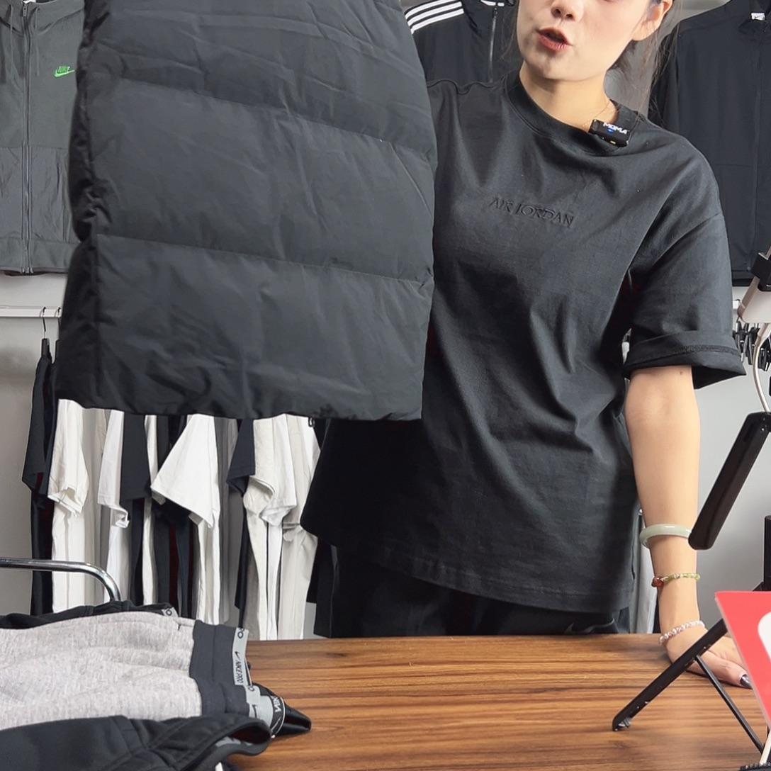 阿迪马甲黑色2XL码170-190斤不退换