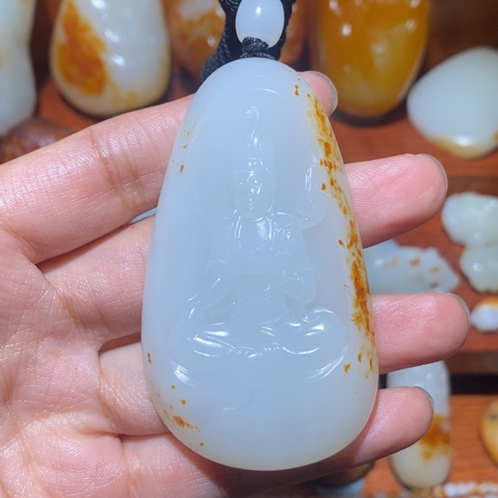 O***e和田玉未镶嵌颈饰