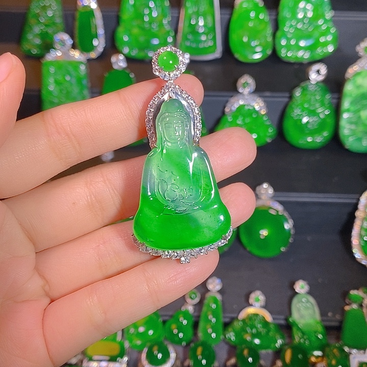 翡翠银S925镶嵌颈饰是