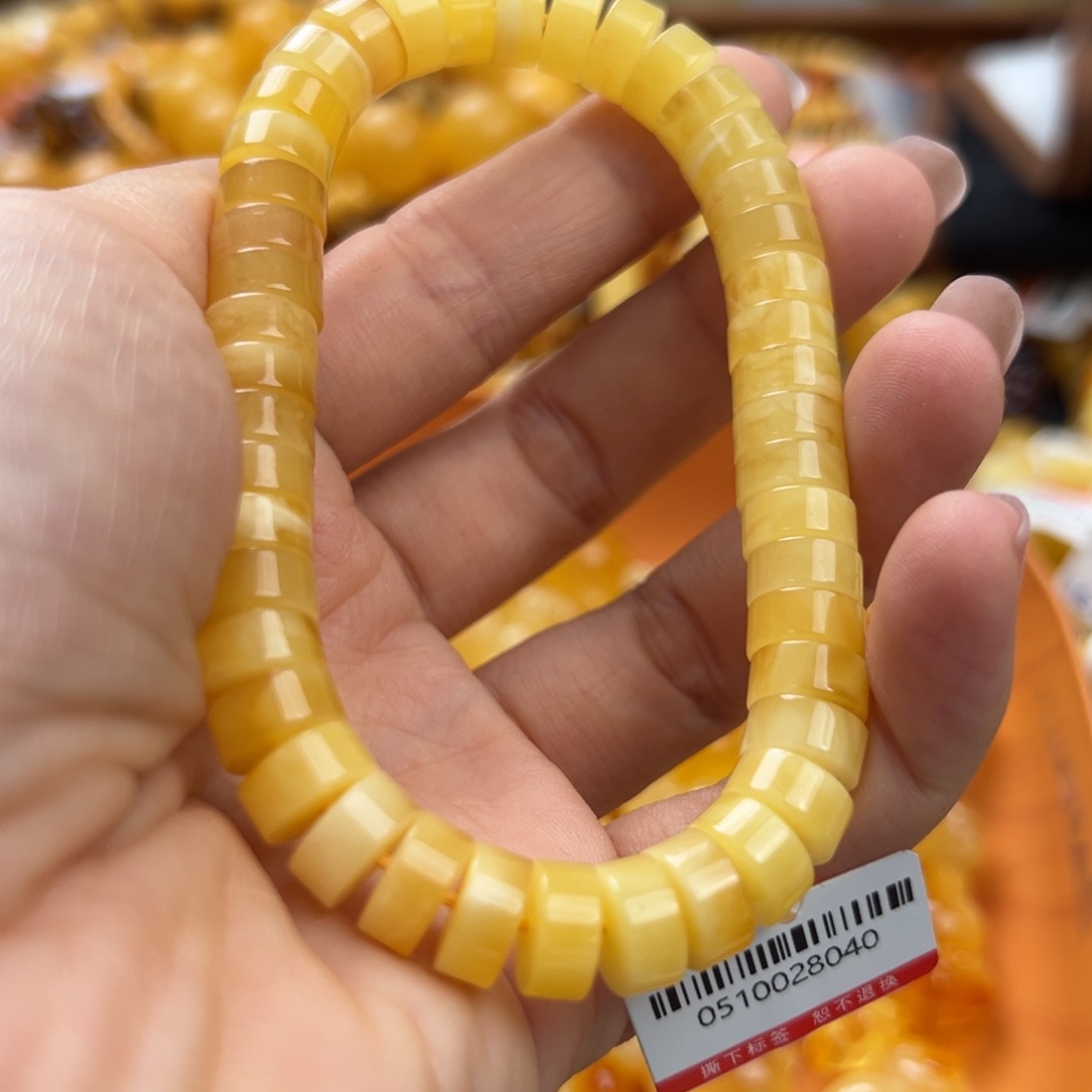 未镶嵌琥珀珠宝奇石