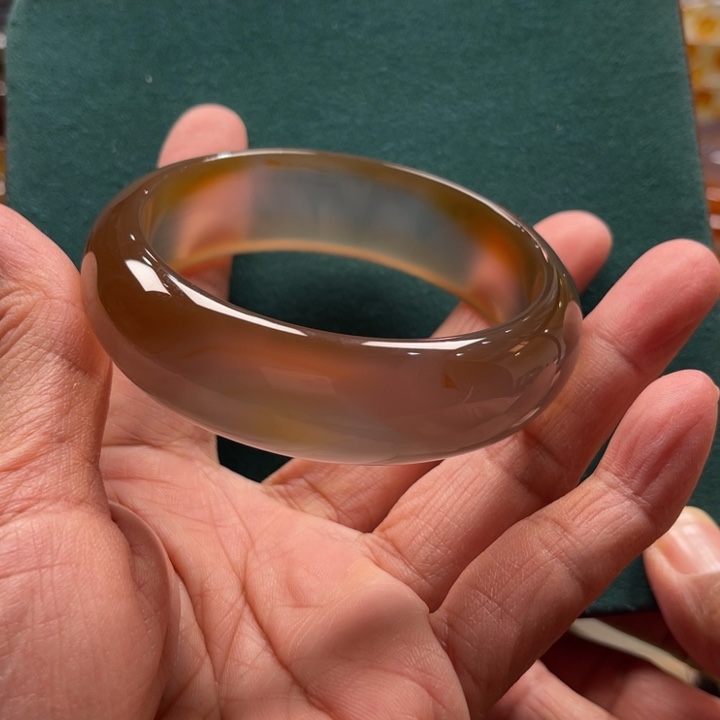 玛瑙/玉髓手镯未镶嵌母**。