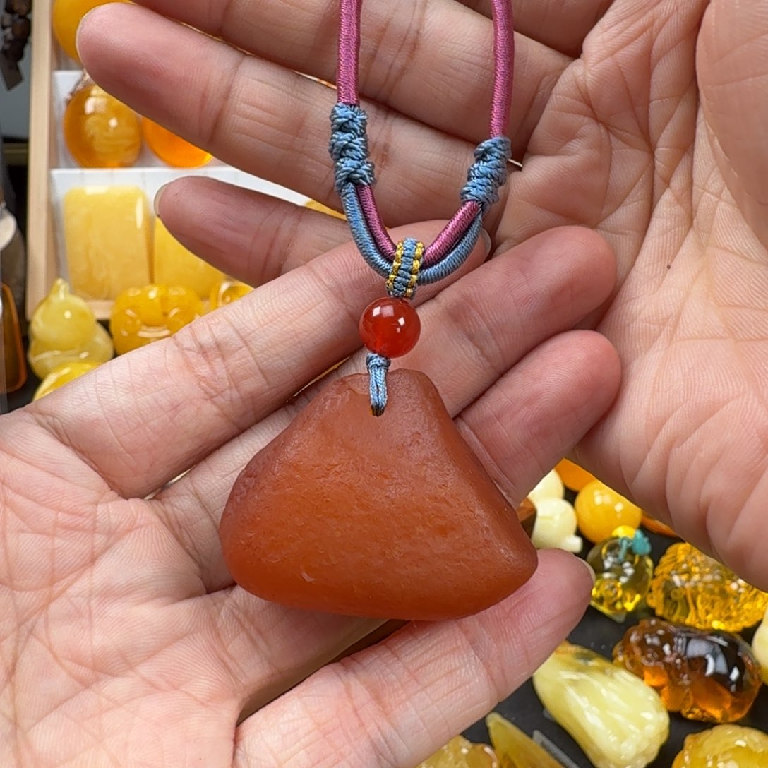 蜜蜡未镶嵌颈饰蜜蜡