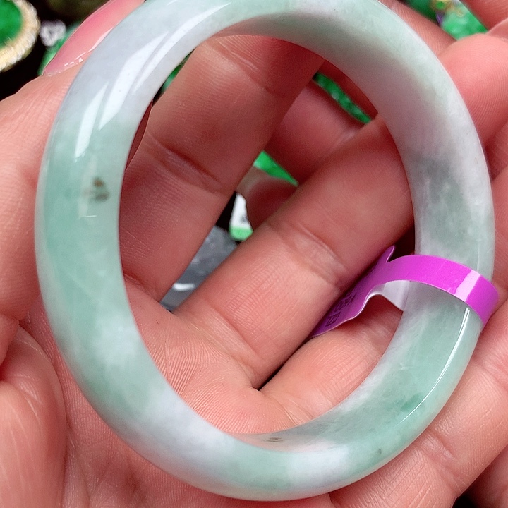 翡翠手镯未镶嵌翡翠手镯