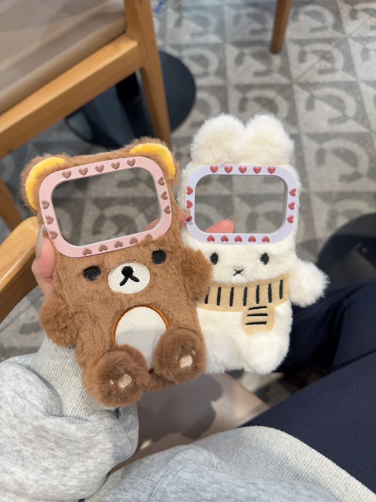 可爱毛绒轻松熊米菲兔适用苹果17pro/16/15手机壳秋冬可爱设计