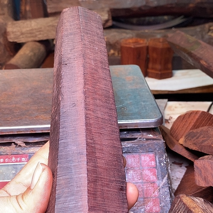 檀香紫檀（小叶紫檀）国**典