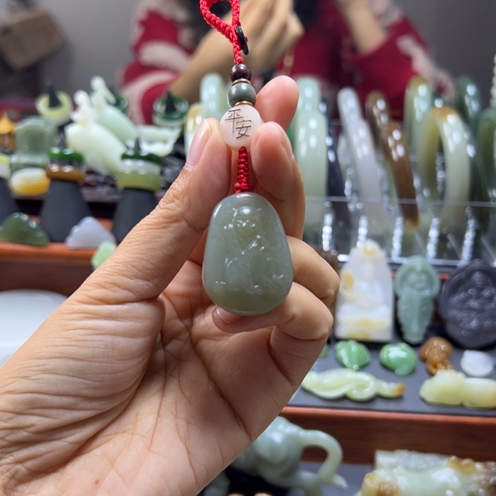 颈饰未镶嵌和田玉