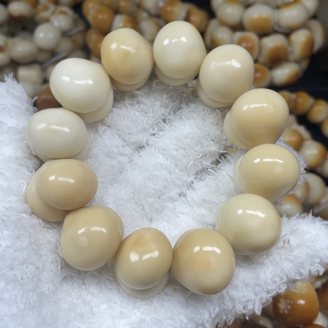 菩提根/象牙果手串12.4.4.瑕屁桃卡25