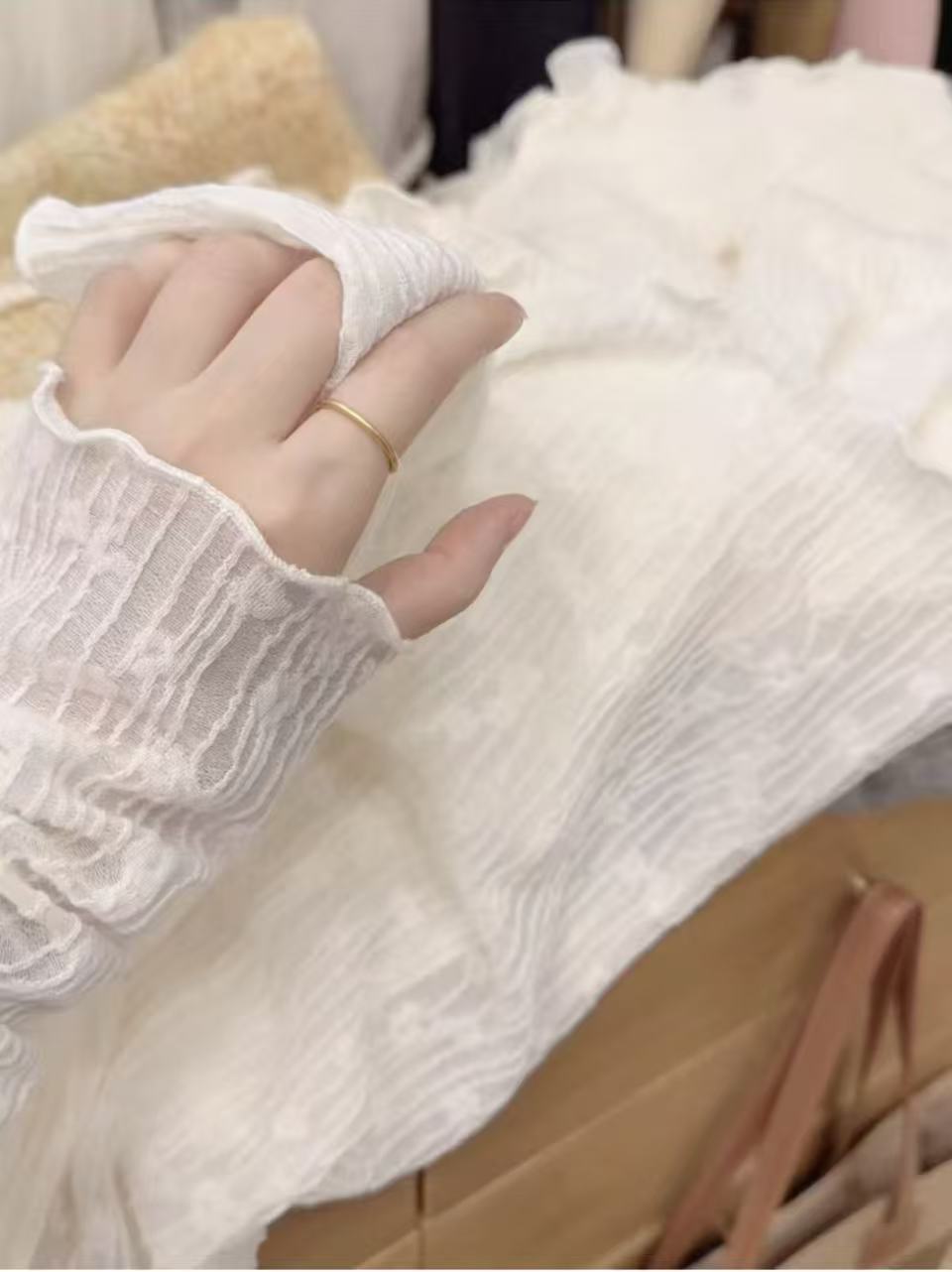 Q七言家新品！ins穿搭#氛围感叠穿波浪蕾丝打底衫