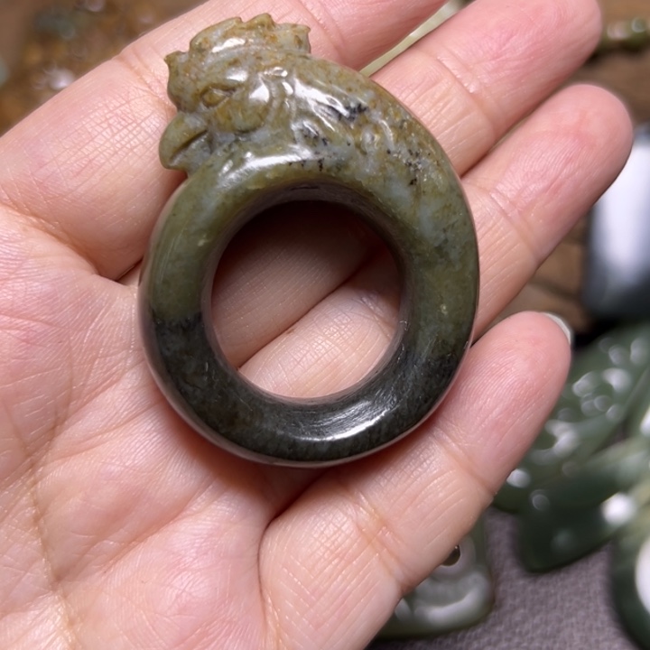 岫岩河磨玉（透闪石质玉）未镶嵌颈饰