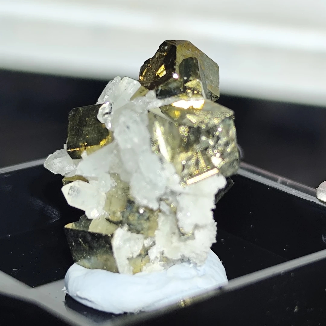 广西黄铁块家居桌面小摆件（小16）