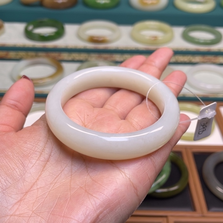 和田玉手镯未镶嵌53