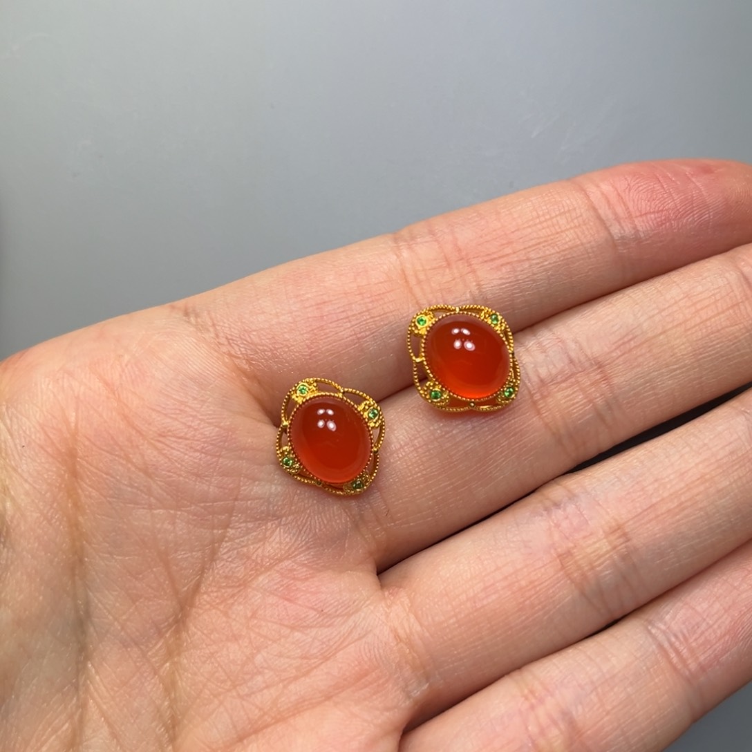 南红玛瑙冰红耳钉小庄18K金镶嵌