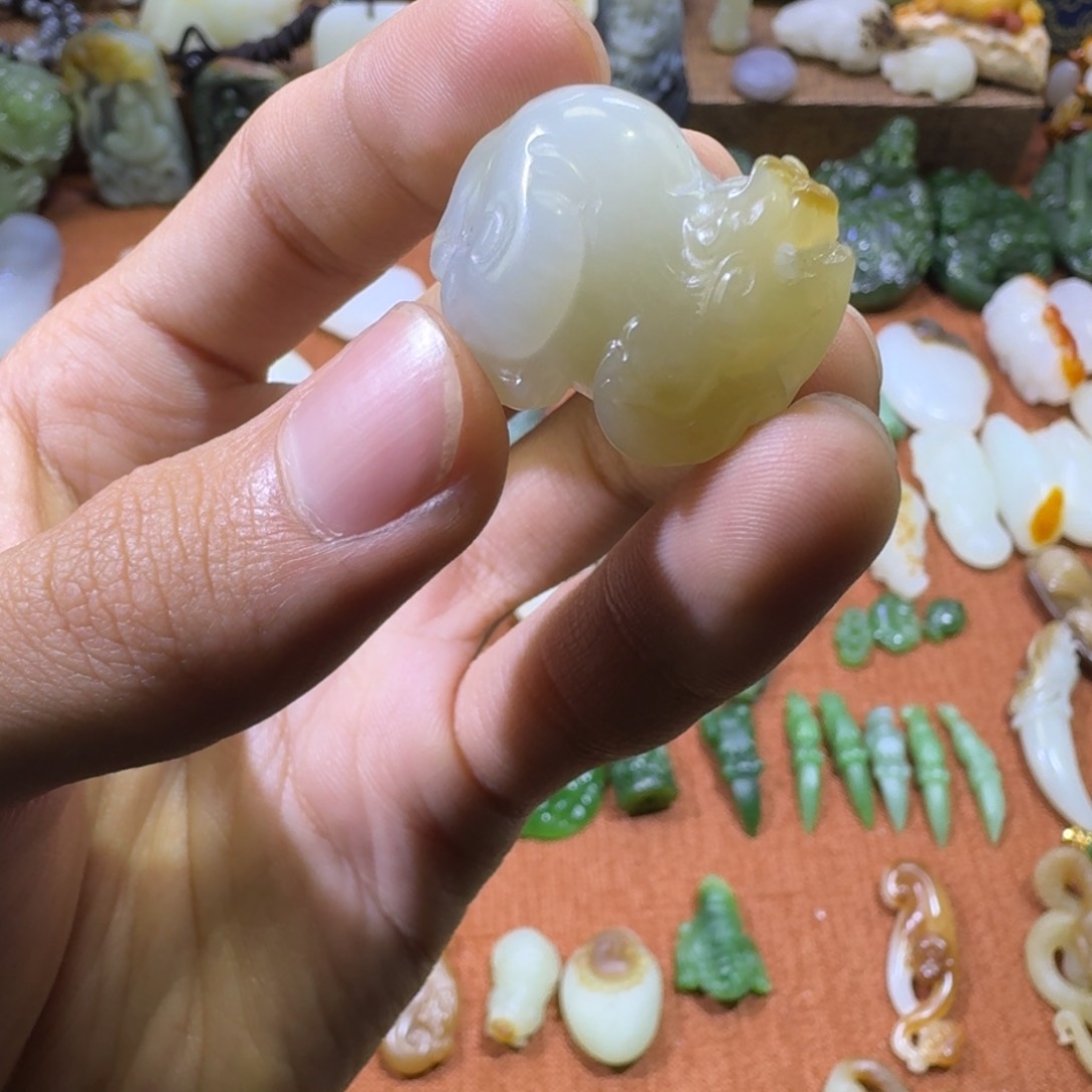 和田玉颈饰未镶嵌