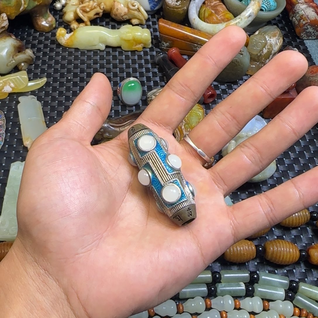 未镶嵌蛇纹石玉颈饰