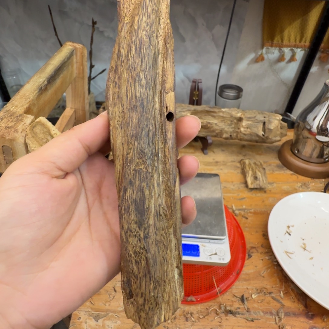 千里香69克沉香碎屑。