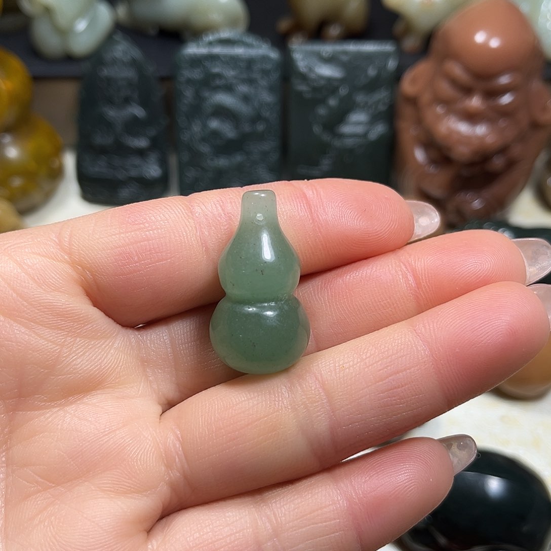 白玉菩提吊坠白玉菩提吊坠