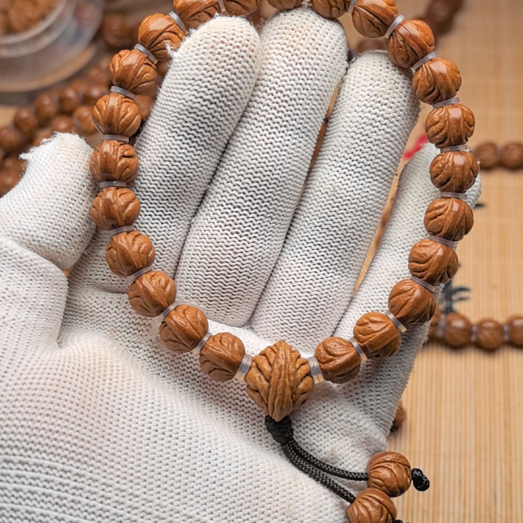 桃核吊坠小龙纹手持