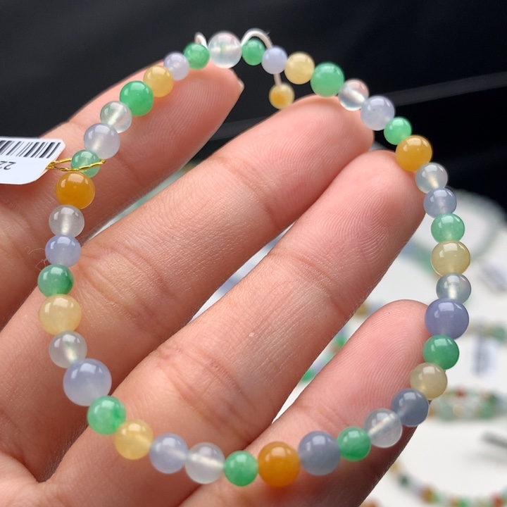 翡翠手镯未镶嵌卡