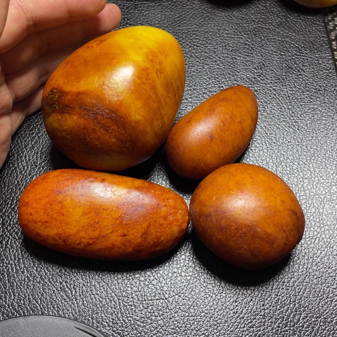 红***儿和田玉未镶嵌颈饰