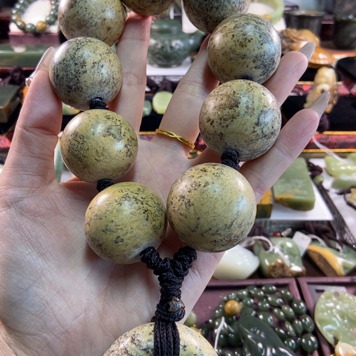未镶嵌手串岫岩河磨玉（透闪石质玉）艾**乎