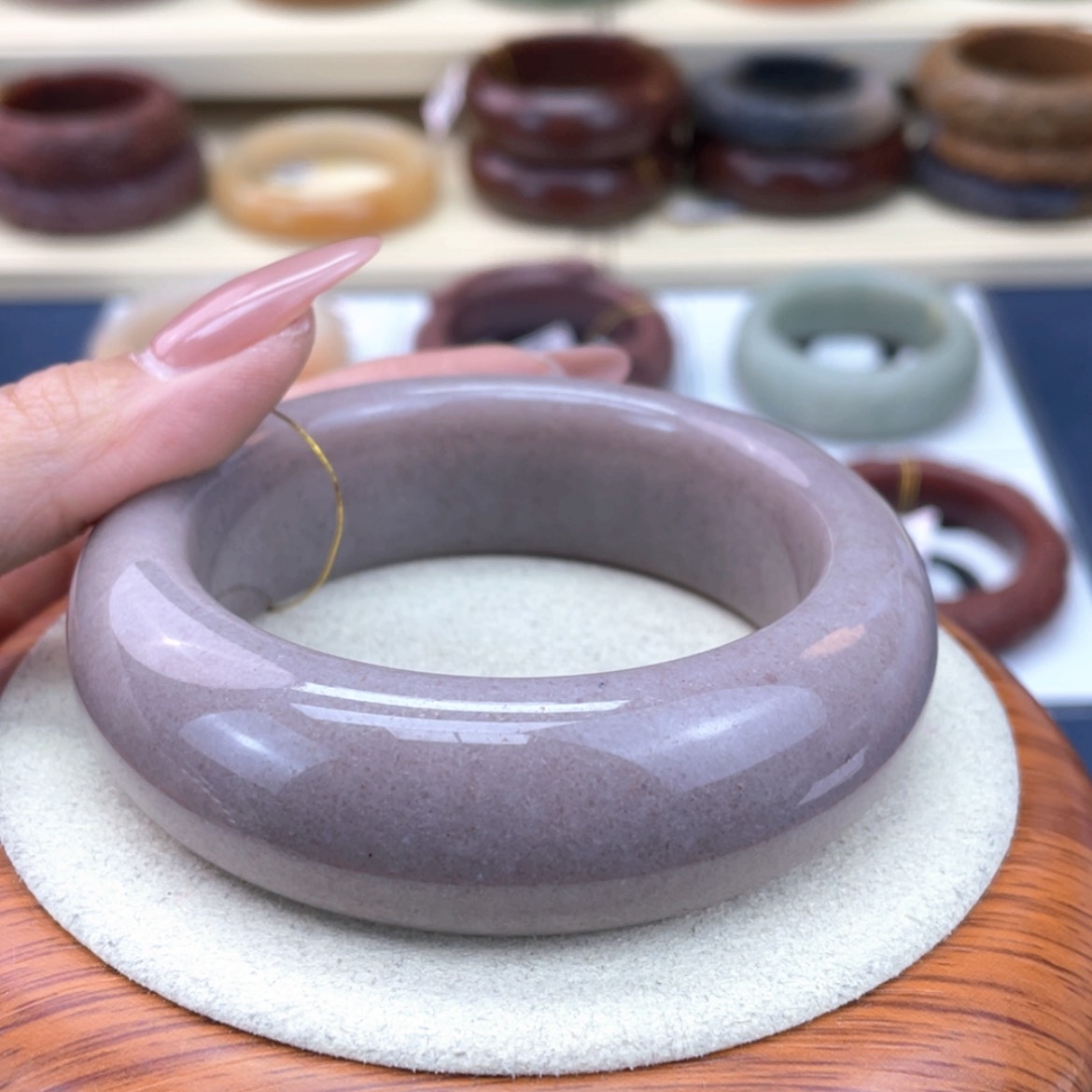 【闪购商品】石英质玉手镯未镶嵌?***子