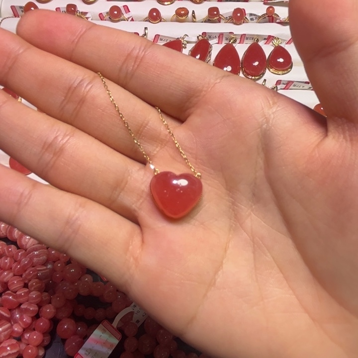 菱锰矿（红纹石）18K金镶嵌颈饰爱心锁骨链