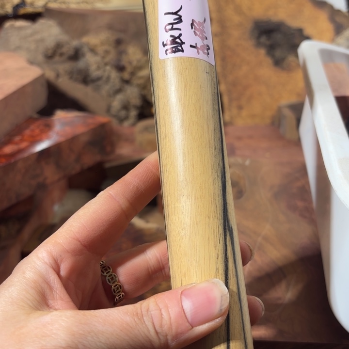 花梨木类^****人不圆滑黑白檀棍子瑕