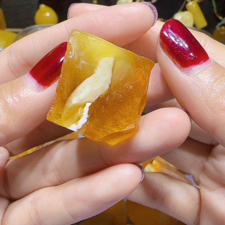 定制琥珀未镶嵌蜜蜡