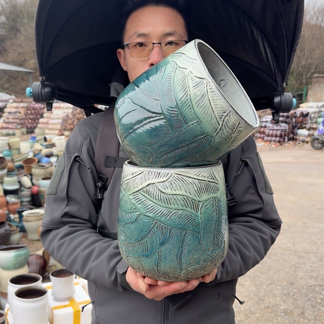 紫砂花盆口18高21（两个芭蕉叶绿