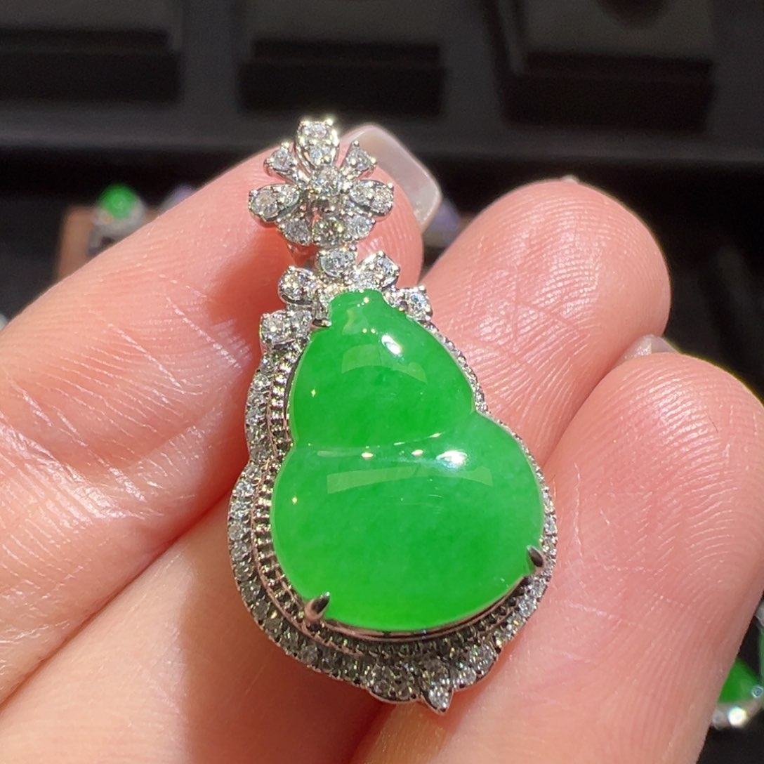 翡翠颈饰18K金镶嵌收到货48小时鉴赏期