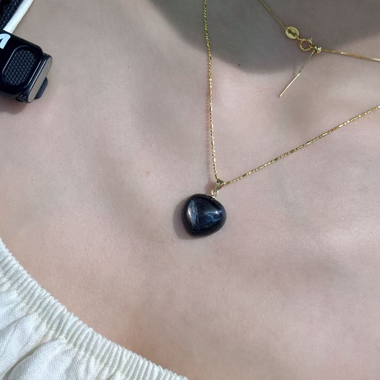 埃及金运石爱心吊坠（多样性发货）