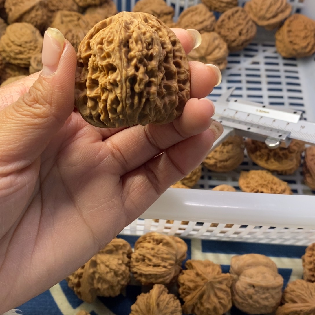 清***月文玩核桃吊坠南疆