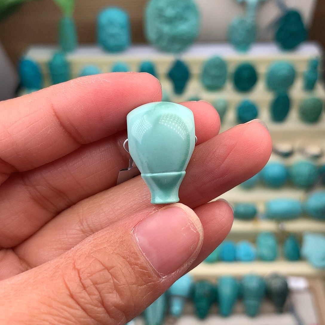 绿松石未镶嵌珠宝奇石13.8