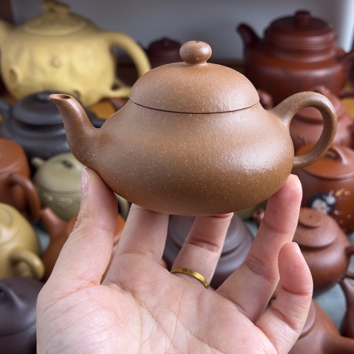 紫砂茶壶120cc黄金段半手