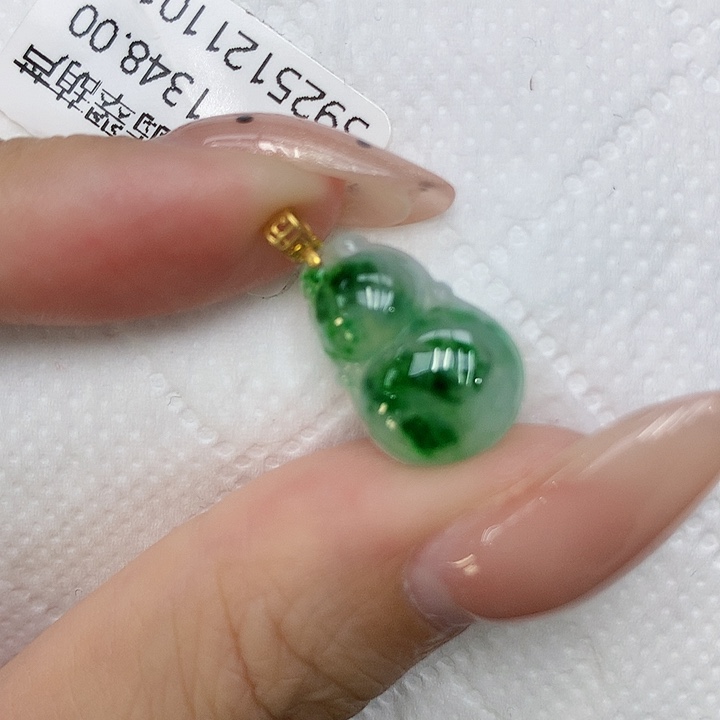 颈饰18K金镶嵌翡翠