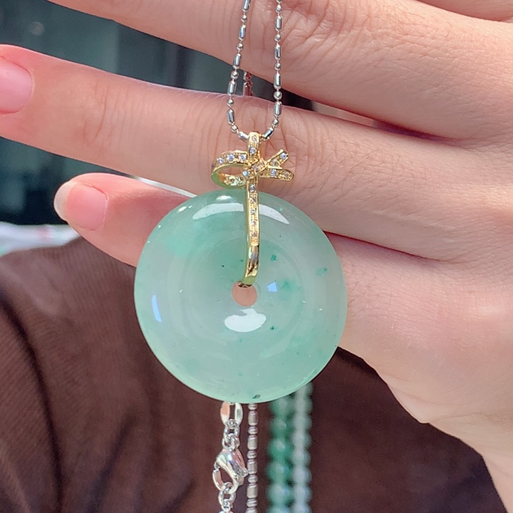 石英质玉未镶嵌颈饰