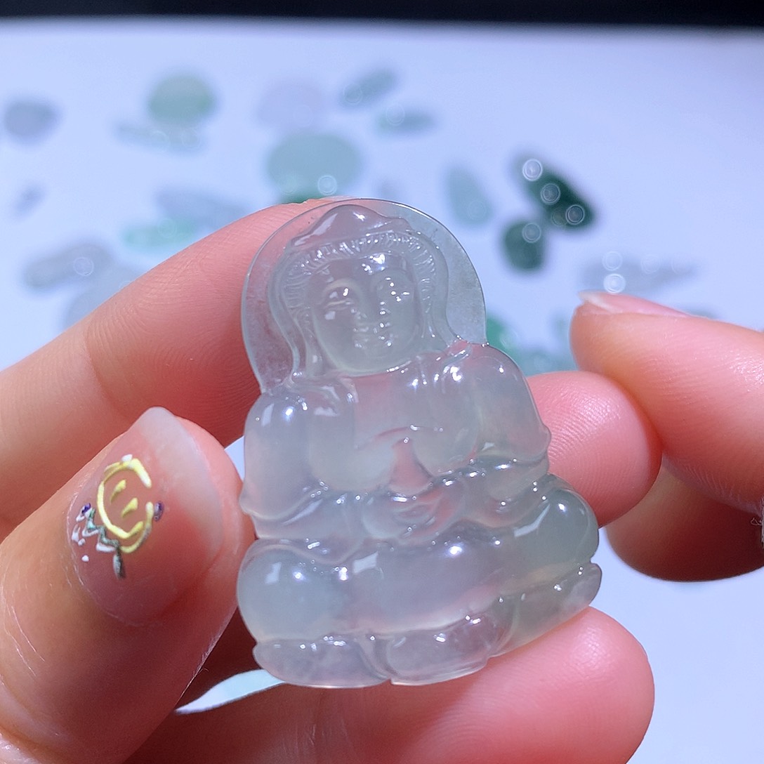 翡翠未镶嵌颈饰观音