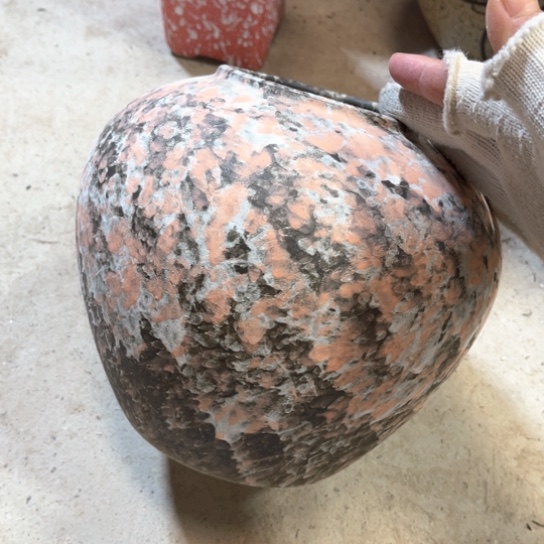 罐默认微瑕，有孔编号15-227