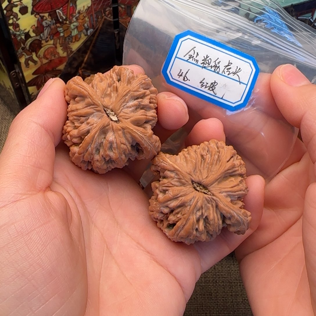 文玩核桃把件木***画虎头