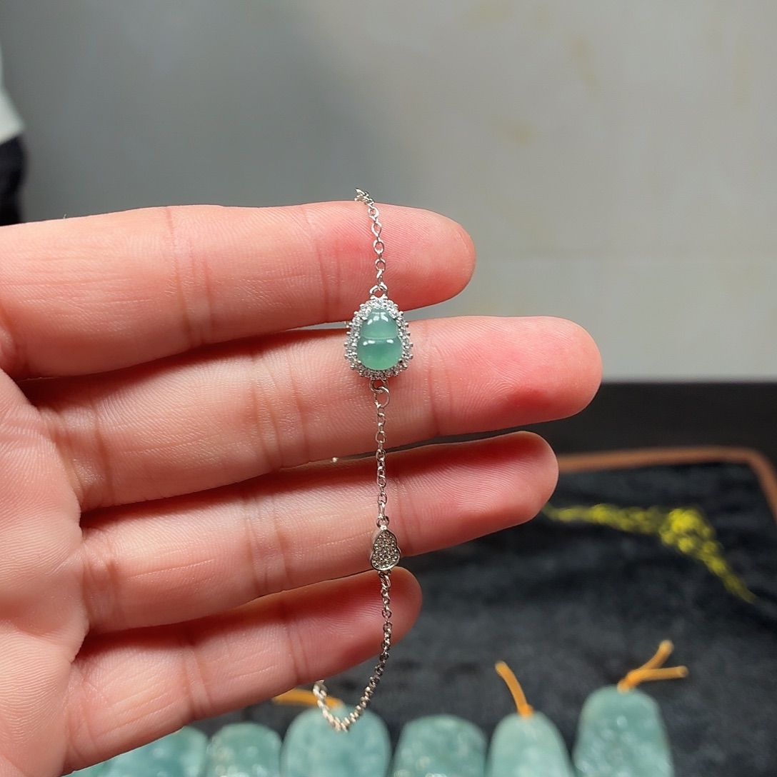 未镶嵌定制翡翠手链