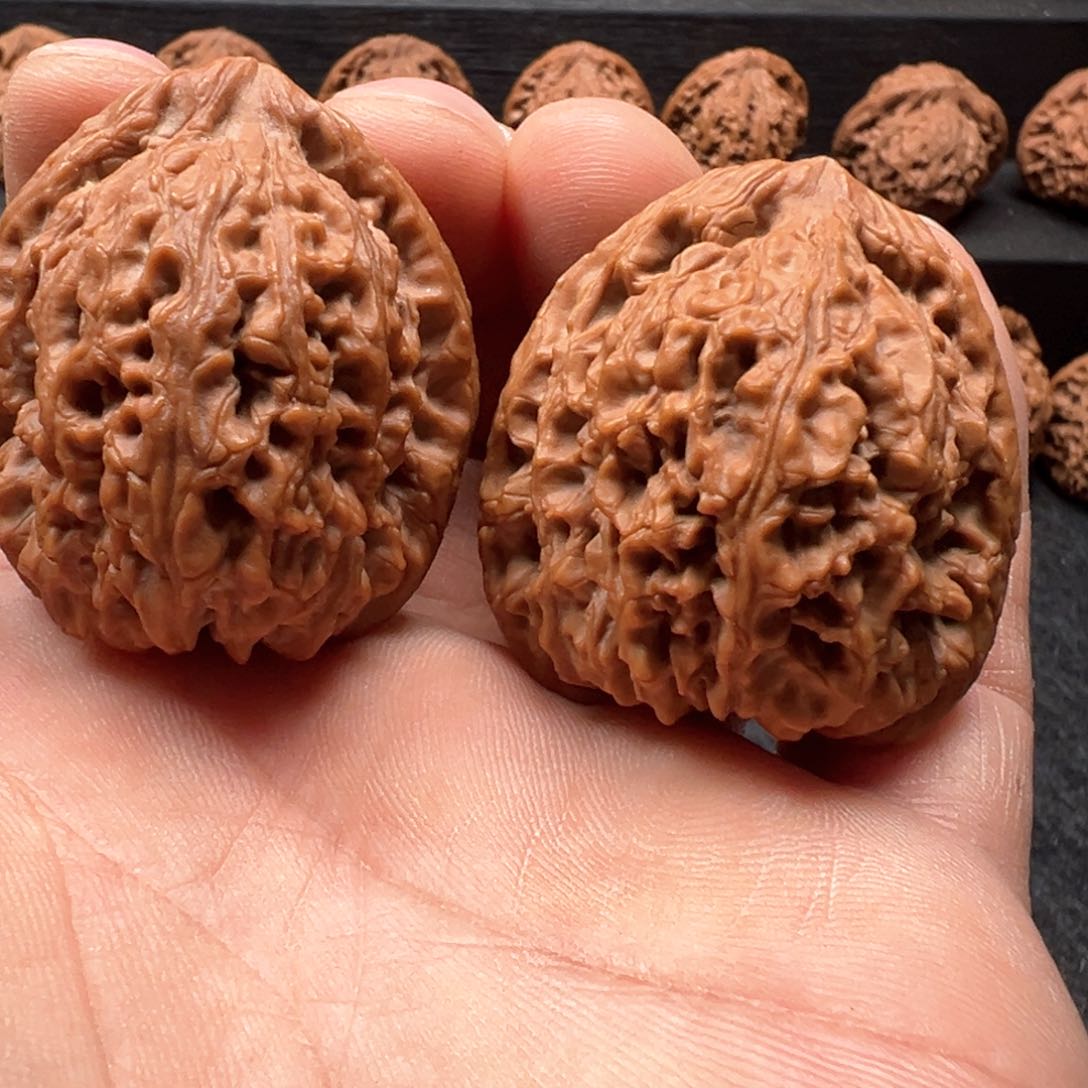 文玩核桃把件小**安南疆石微色差