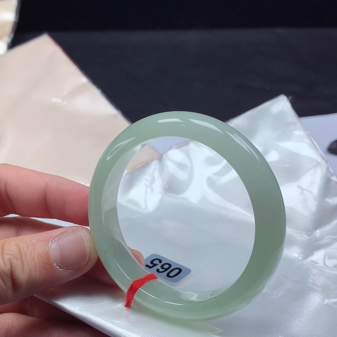 翡翠手镯未镶嵌51正圈