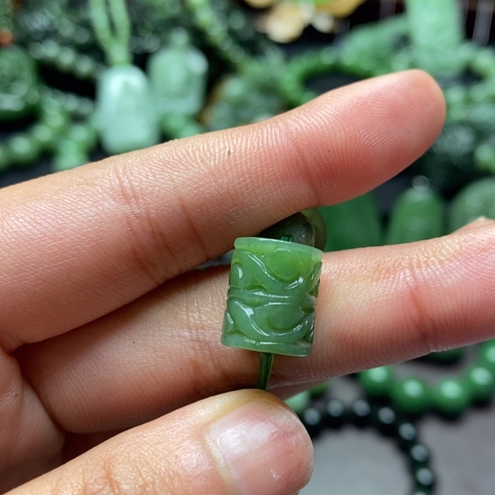 和田玉111吊坠未镶嵌小*乐