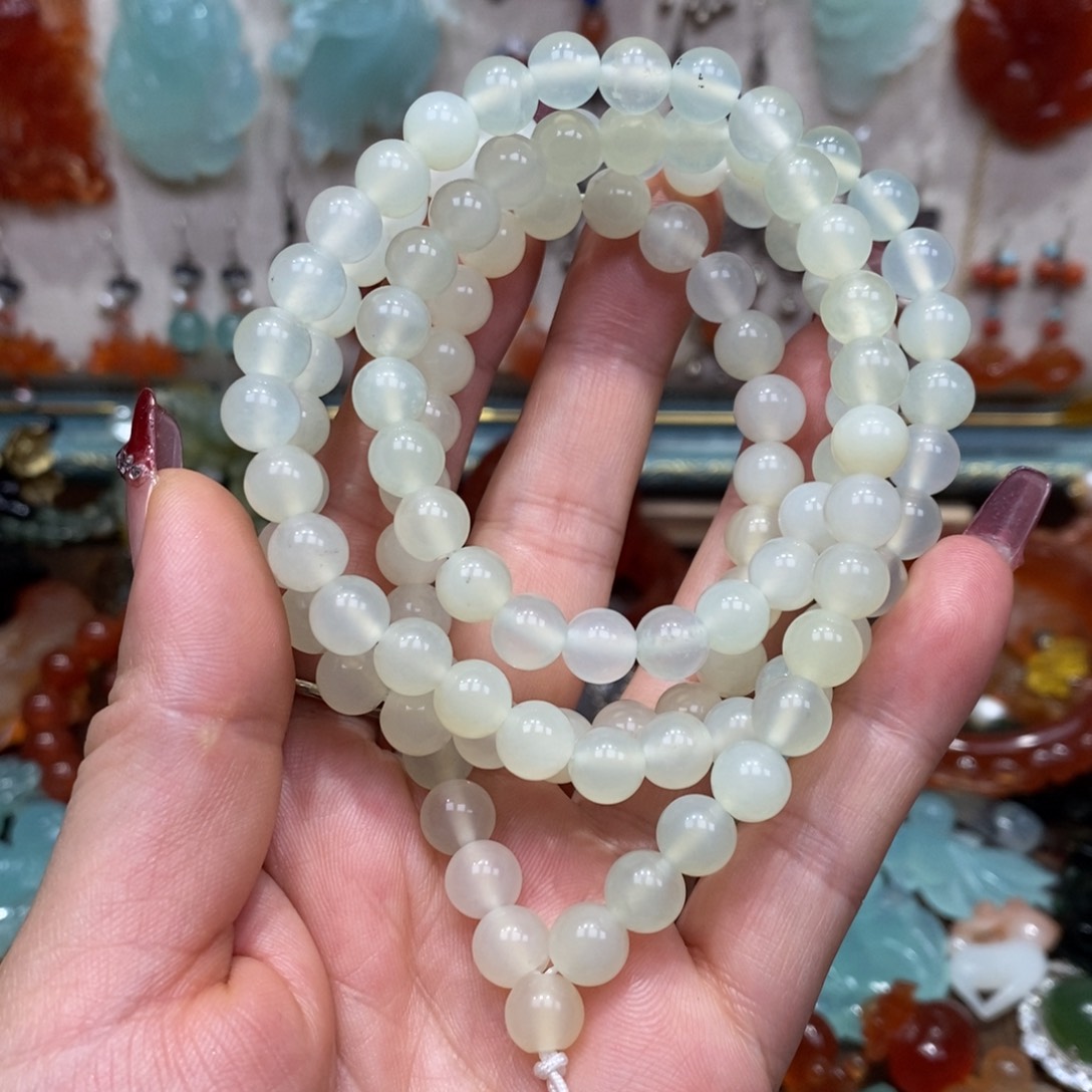 蛇纹石玉颈饰未镶嵌