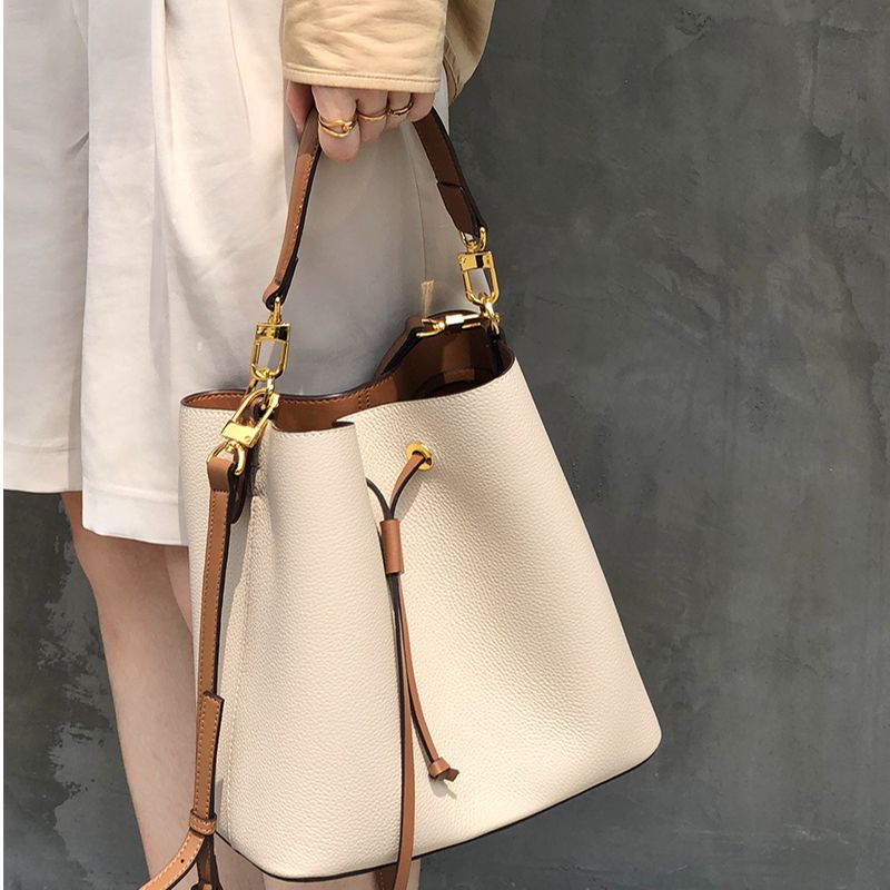 CENGE经典简约百搭抽绳水桶包牛皮斜挎包单肩通勤手提包大容量包