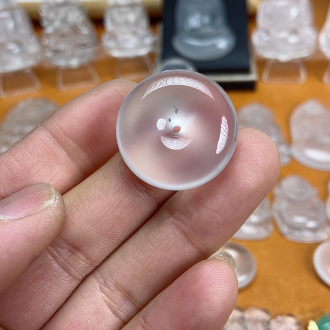 石英质玉吊坠未镶嵌