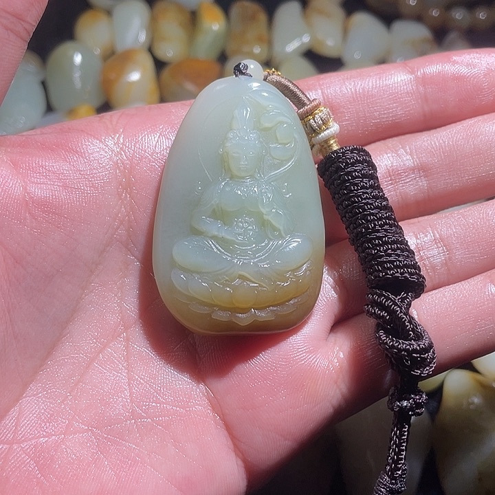 颈饰未镶嵌和田玉