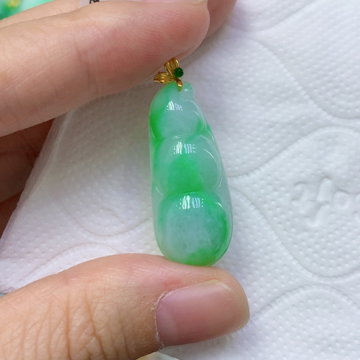 颈饰18K金镶嵌翡翠