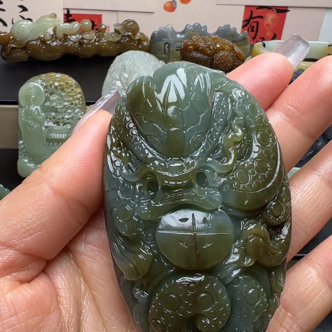 和田玉颈饰未镶嵌