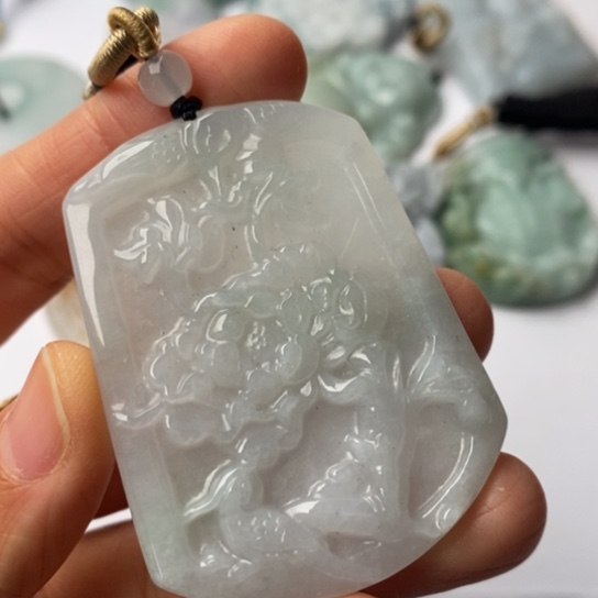 翡翠未镶嵌挂件翡翠